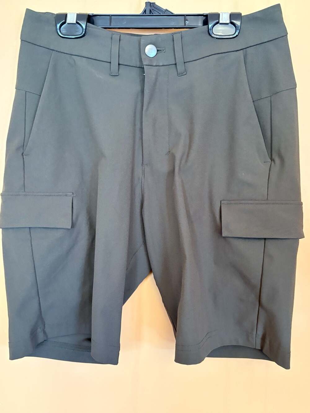 NWOT Lululemon Commission Cargo Shorts Size 28 Dark Olive